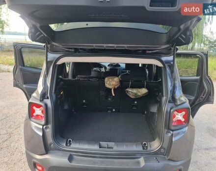 Сірий Джип Ренегат, об'ємом двигуна 1.33 л та пробігом 73 тис. км за 16500 $, фото 18 на Automoto.ua