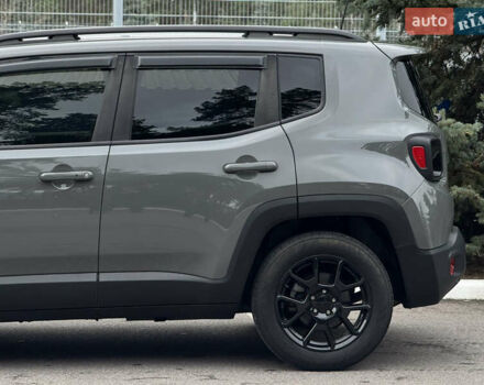 Сірий Джип Ренегат, об'ємом двигуна 2.4 л та пробігом 79 тис. км за 15500 $, фото 10 на Automoto.ua