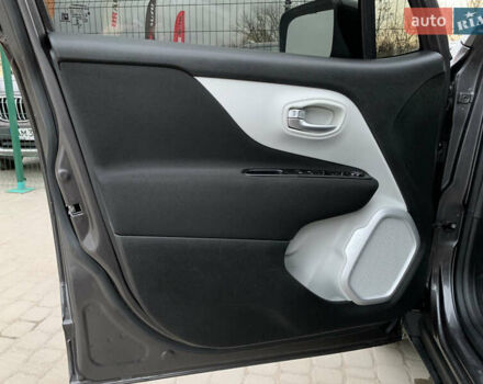 Серый Джип Ренегат, объемом двигателя 2.4 л и пробегом 95 тыс. км за 13499 $, фото 23 на Automoto.ua