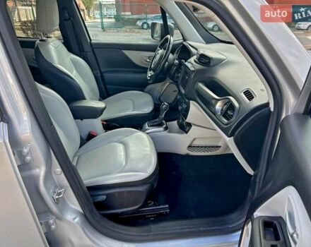 Сірий Джип Ренегат, об'ємом двигуна 1.33 л та пробігом 166 тис. км за 7200 $, фото 5 на Automoto.ua