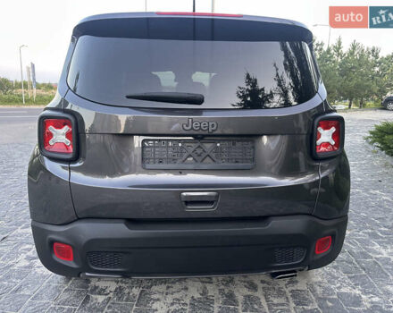 Серый Джип Ренегат, объемом двигателя 2.4 л и пробегом 70 тыс. км за 16700 $, фото 5 на Automoto.ua