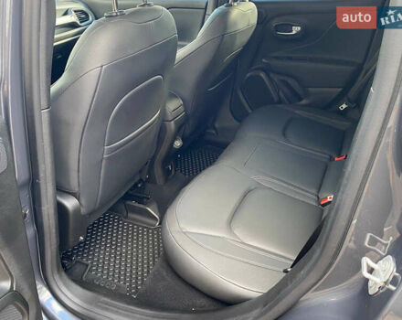 Серый Джип Ренегат, объемом двигателя 1.33 л и пробегом 55 тыс. км за 18900 $, фото 10 на Automoto.ua