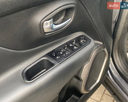 Серый Джип Ренегат, объемом двигателя 1.33 л и пробегом 55 тыс. км за 18900 $, фото 21 на Automoto.ua