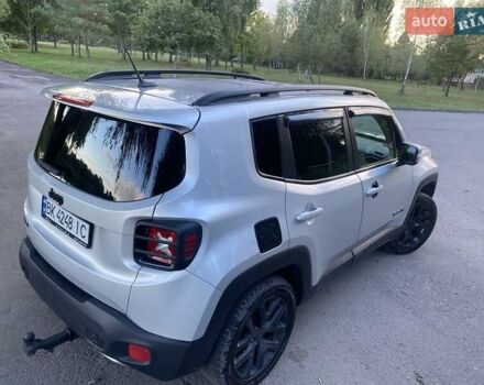 Сірий Джип Ренегат, об'ємом двигуна 2.4 л та пробігом 215 тис. км за 14500 $, фото 1 на Automoto.ua