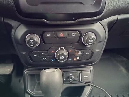 Джип Ренегат 2018 у Рівному на Automoto.ua Сірий Джип Ренегат, об'ємом двигуна 2.4 л та пробігом 108 тис. км за 14300 $, фото 1 на Automoto.ua
