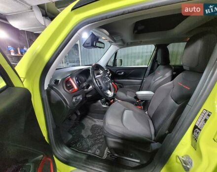 Джип Ренегат 2017 в Львове на Automoto.ua Зеленый Джип Ренегат, объемом двигателя 2.36 л и пробегом 268 тыс. км за 12999 $, фото 17 на Automoto.ua