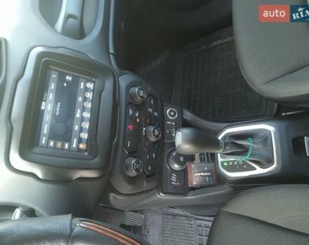 Зеленый Джип Ренегат, объемом двигателя 2.36 л и пробегом 37 тыс. км за 20500 $, фото 7 на Automoto.ua