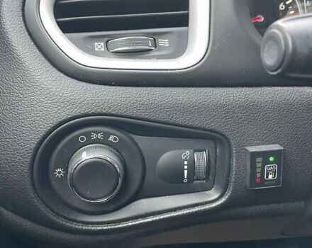 Помаранчевий Джип Ренегат, об'ємом двигуна 2.4 л та пробігом 107 тис. км за 12900 $, фото 2 на Automoto.ua