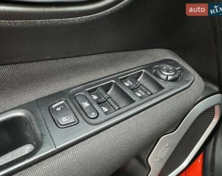 Оранжевый Джип Ренегат, объемом двигателя 2.36 л и пробегом 125 тыс. км за 14990 $, фото 14 на Automoto.ua