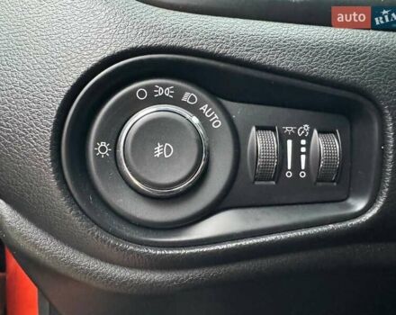 Оранжевый Джип Ренегат, объемом двигателя 2.36 л и пробегом 125 тыс. км за 14990 $, фото 15 на Automoto.ua