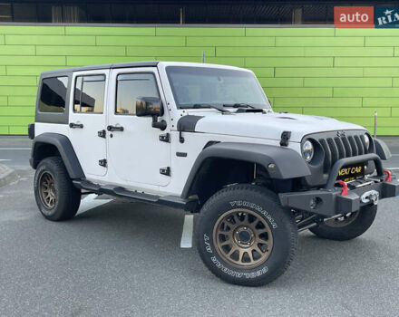 Джип Вранглер 2016 в Киеве на Automoto.ua Белый Джип Вранглер, объемом двигателя 3.6 л и пробегом 96 тыс. км за 27500 $, фото 3 на Automoto.ua