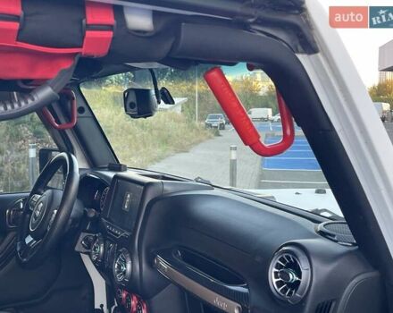 Джип Вранглер 2016 в Киеве на Automoto.ua Белый Джип Вранглер, объемом двигателя 3.6 л и пробегом 96 тыс. км за 27500 $, фото 22 на Automoto.ua