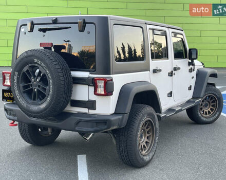 Джип Вранглер 2016 в Киеве на Automoto.ua Белый Джип Вранглер, объемом двигателя 3.6 л и пробегом 96 тыс. км за 27500 $, фото 7 на Automoto.ua