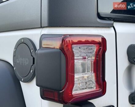 Джип Вранглер 2016 в Киеве на Automoto.ua Белый Джип Вранглер, объемом двигателя 3.6 л и пробегом 96 тыс. км за 27500 $, фото 9 на Automoto.ua