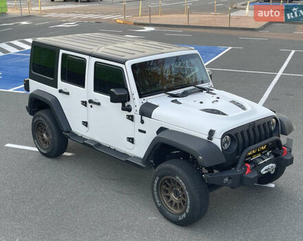 Джип Вранглер 2016 в Киеве на Automoto.ua Белый Джип Вранглер, объемом двигателя 3.6 л и пробегом 96 тыс. км за 27500 $, фото 28 на Automoto.ua