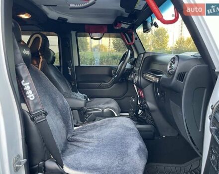 Джип Вранглер 2016 в Киеве на Automoto.ua Белый Джип Вранглер, объемом двигателя 3.6 л и пробегом 96 тыс. км за 27500 $, фото 21 на Automoto.ua