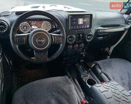 Джип Вранглер 2016 в Киеве на Automoto.ua Белый Джип Вранглер, объемом двигателя 3.6 л и пробегом 96 тыс. км за 27500 $, фото 13 на Automoto.ua
