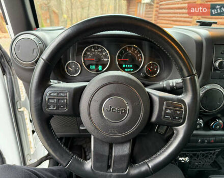 Білий Джип Wrangler, об'ємом двигуна 3.6 л та пробігом 47 тис. км за 19300 $, фото 1 на Automoto.ua