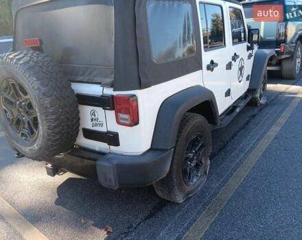 Белый Джип Вранглер, объемом двигателя 3.6 л и пробегом 82 тыс. км за 18500 $, фото 4 на Automoto.ua