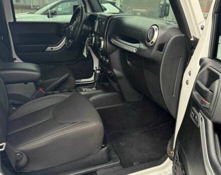 Белый Джип Вранглер, объемом двигателя 3.6 л и пробегом 44 тыс. км за 25916 $, фото 20 на Automoto.ua