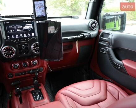 Белый Джип Вранглер, объемом двигателя 3.6 л и пробегом 67 тыс. км за 84500 $, фото 57 на Automoto.ua