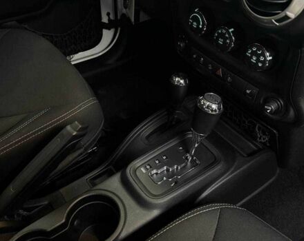 Белый Джип Вранглер, объемом двигателя 3.6 л и пробегом 44 тыс. км за 25916 $, фото 13 на Automoto.ua