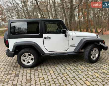 Білий Джип Wrangler, об'ємом двигуна 3.6 л та пробігом 47 тис. км за 19300 $, фото 6 на Automoto.ua