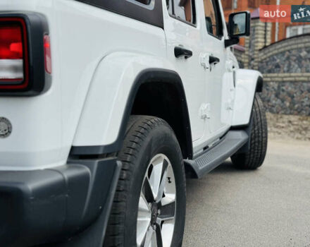 Білий Джип Wrangler, об'ємом двигуна 2 л та пробігом 71 тис. км за 33000 $, фото 10 на Automoto.ua