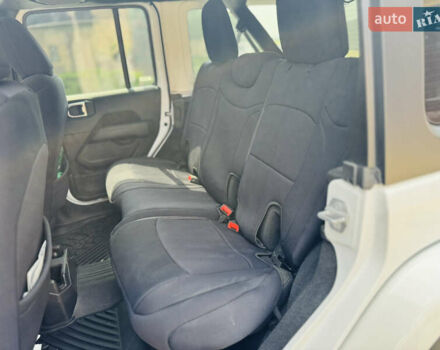 Білий Джип Wrangler, об'ємом двигуна 2 л та пробігом 71 тис. км за 33000 $, фото 18 на Automoto.ua