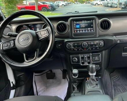 Білий Джип Wrangler, об'ємом двигуна 3.6 л та пробігом 50 тис. км за 9000 $, фото 9 на Automoto.ua