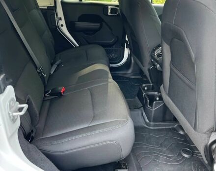 Білий Джип Wrangler, об'ємом двигуна 3.6 л та пробігом 50 тис. км за 9000 $, фото 11 на Automoto.ua