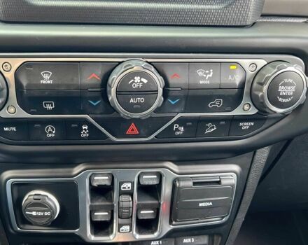 Білий Джип Wrangler, об'ємом двигуна 3.6 л та пробігом 50 тис. км за 9000 $, фото 6 на Automoto.ua