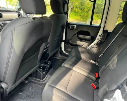 Білий Джип Wrangler, об'ємом двигуна 3.6 л та пробігом 50 тис. км за 9000 $, фото 12 на Automoto.ua