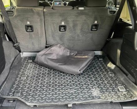 Білий Джип Wrangler, об'ємом двигуна 3.6 л та пробігом 50 тис. км за 9000 $, фото 13 на Automoto.ua