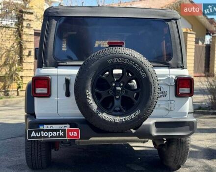 Білий Джип Wrangler, об'ємом двигуна 3.6 л та пробігом 12 тис. км за 39990 $, фото 4 на Automoto.ua