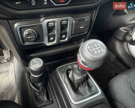 Білий Джип Wrangler, об'ємом двигуна 3.6 л та пробігом 12 тис. км за 34440 $, фото 18 на Automoto.ua