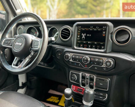 Белый Джип Вранглер, объемом двигателя 2 л и пробегом 32 тыс. км за 47700 $, фото 12 на Automoto.ua