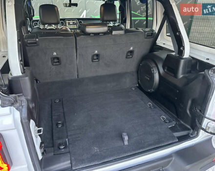 Белый Джип Вранглер, объемом двигателя 2 л и пробегом 75 тыс. км за 43500 $, фото 33 на Automoto.ua