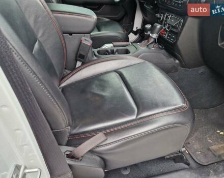 Белый Джип Вранглер, объемом двигателя 3.6 л и пробегом 65 тыс. км за 49950 $, фото 48 на Automoto.ua