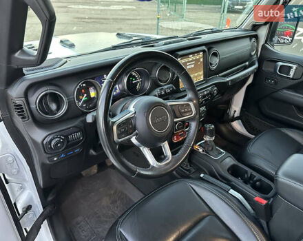 Белый Джип Вранглер, объемом двигателя 2 л и пробегом 75 тыс. км за 43500 $, фото 18 на Automoto.ua