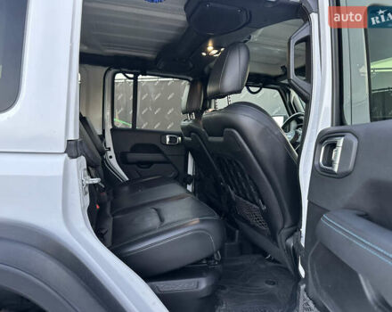 Белый Джип Вранглер, объемом двигателя 2 л и пробегом 75 тыс. км за 43500 $, фото 11 на Automoto.ua