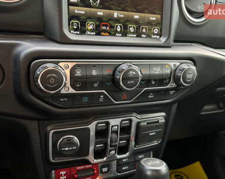 Белый Джип Вранглер, объемом двигателя 2 л и пробегом 32 тыс. км за 47700 $, фото 17 на Automoto.ua