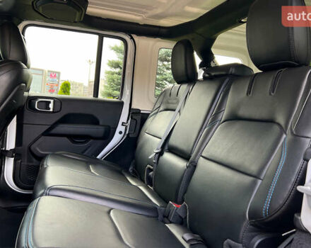 Белый Джип Вранглер, объемом двигателя 2 л и пробегом 32 тыс. км за 47700 $, фото 9 на Automoto.ua