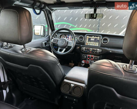 Белый Джип Вранглер, объемом двигателя 2 л и пробегом 75 тыс. км за 43500 $, фото 12 на Automoto.ua