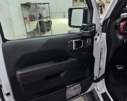 Білий Джип Wrangler, об'ємом двигуна 2 л та пробігом 24 тис. км за 58500 $, фото 14 на Automoto.ua