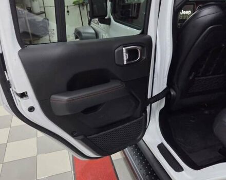 Білий Джип Wrangler, об'ємом двигуна 2 л та пробігом 24 тис. км за 58500 $, фото 15 на Automoto.ua