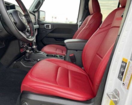 Білий Джип Wrangler, об'ємом двигуна 6.4 л та пробігом 16 тис. км за 15000 $, фото 6 на Automoto.ua