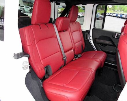 Джип Вранглер 2024 в Киеве на Automoto.ua Белый Джип Вранглер, объемом двигателя 6.4 л и пробегом 11 тыс. км за 18500 $, фото 10 на Automoto.ua