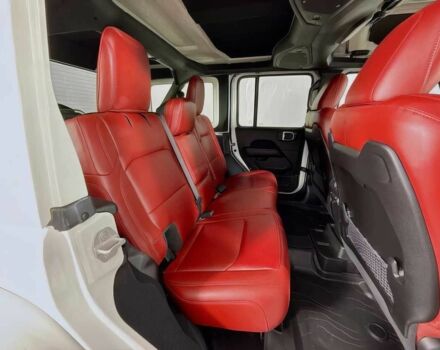 Білий Джип Wrangler, об'ємом двигуна 6.4 л та пробігом 16 тис. км за 15000 $, фото 8 на Automoto.ua