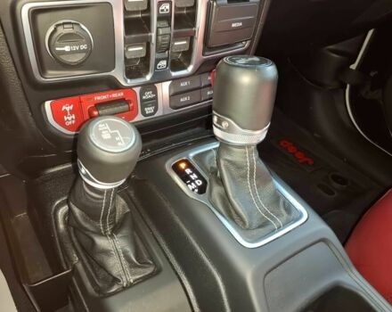 Джип Вранглер 2024 в Львове на Automoto.ua Белый Джип Вранглер, объемом двигателя 6.4 л и пробегом 27 тыс. км за 48700 $, фото 7 на Automoto.ua